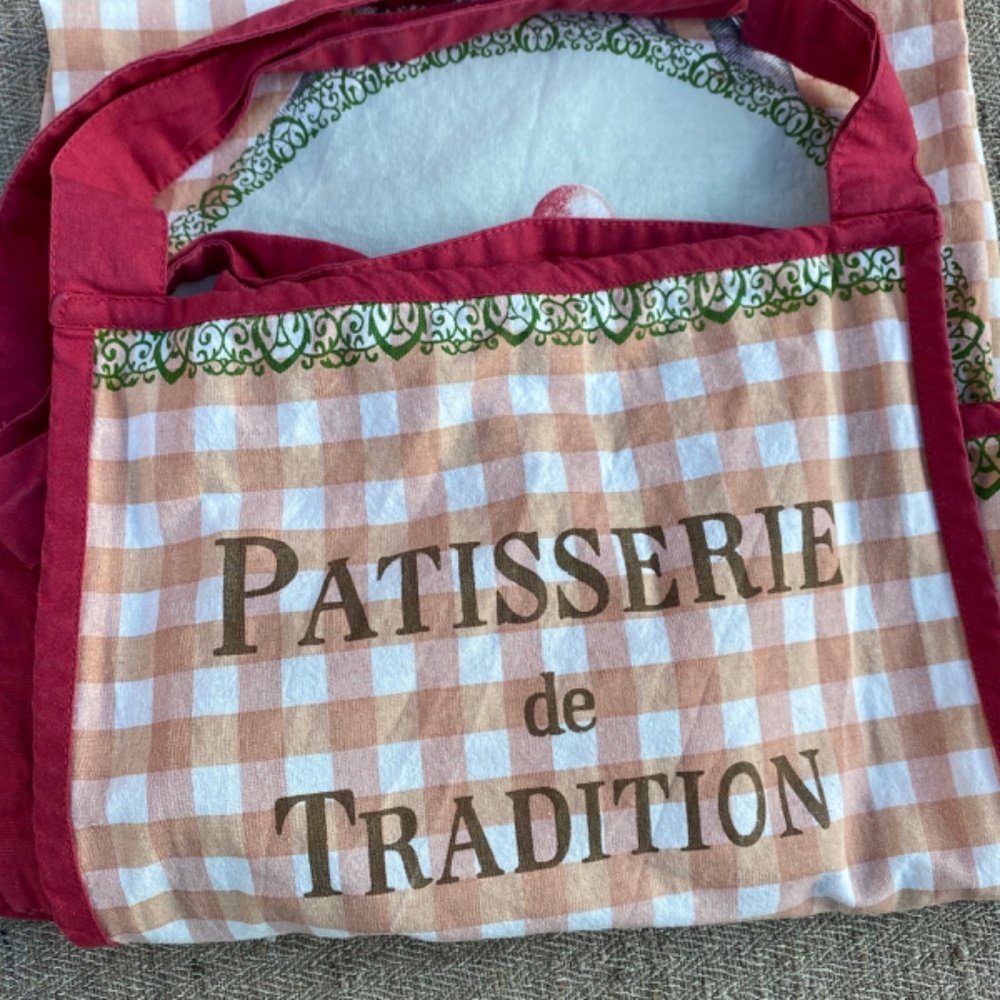 Kitchen Aprons France! - Picture 6 of 12